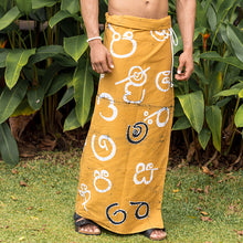 Load image into Gallery viewer, Helakuru Black, White &amp; Copper Batik Sarong
