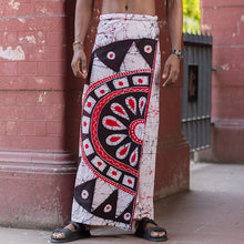 Load image into Gallery viewer, Sandakadapahana Black, Red &amp; White Batik Sarong
