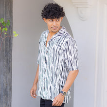 Load image into Gallery viewer, Zebra Printed Short Sleeve Shirt
